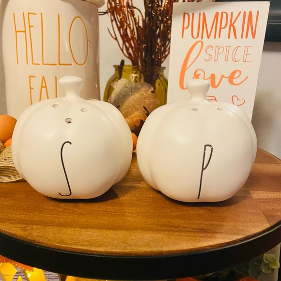 Rae Dunn Pumpkin Salt & Pepper New - Picture 2 of 7